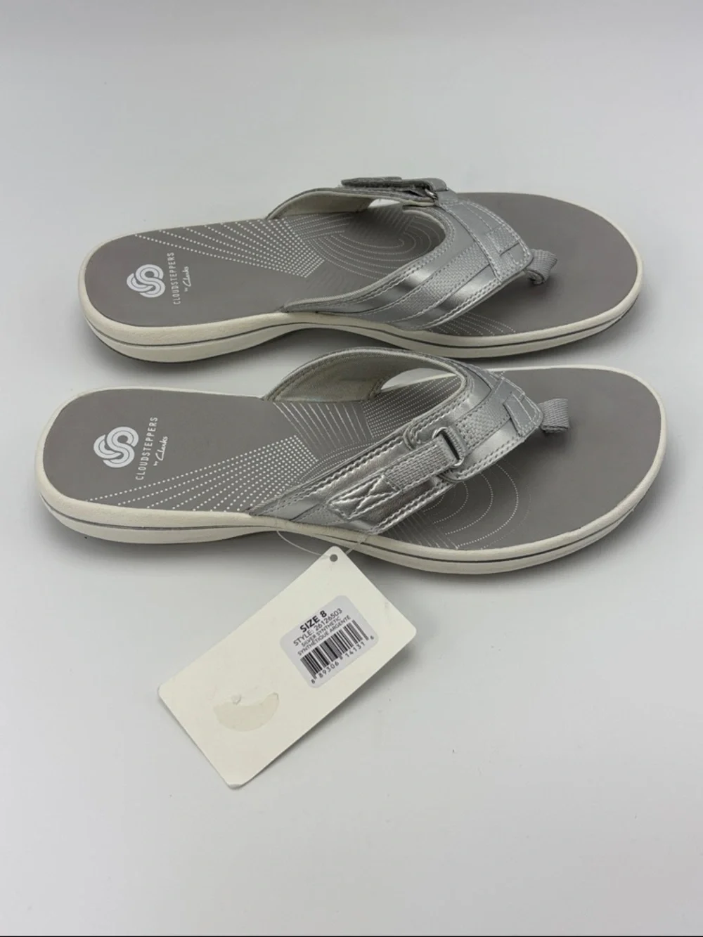 Clarks Cloudsteppers Breeze Silver Thong Sandals - size 8 NEW - Picture 3 of 9